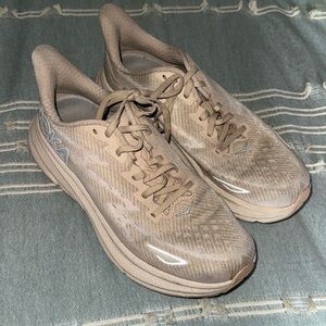 Hoka Women's Tan Clifton 9